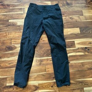 Men's Kuhl 34 x 34 Black Pants Resistor Chino fit hiking workwear like new